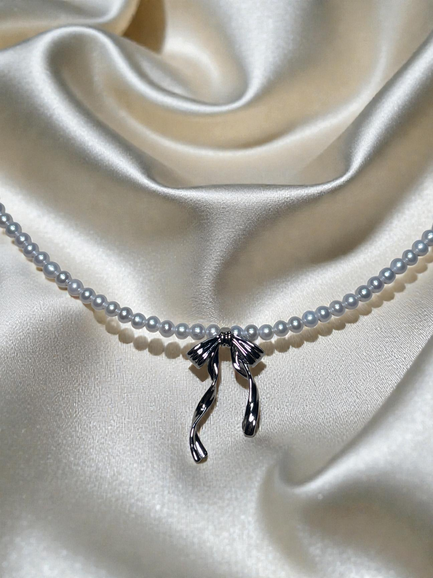 Ribbon Necklace (Silver-Colored)
