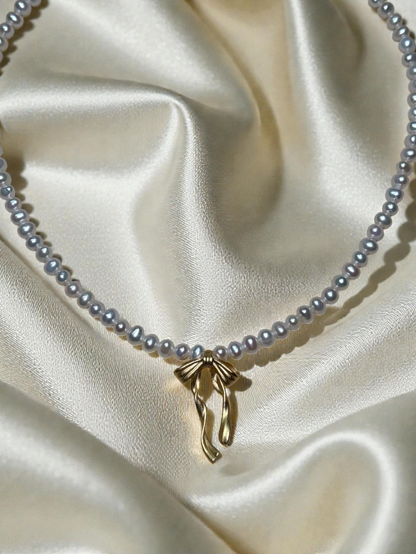 Ribbon Necklace (Gold-Colored)