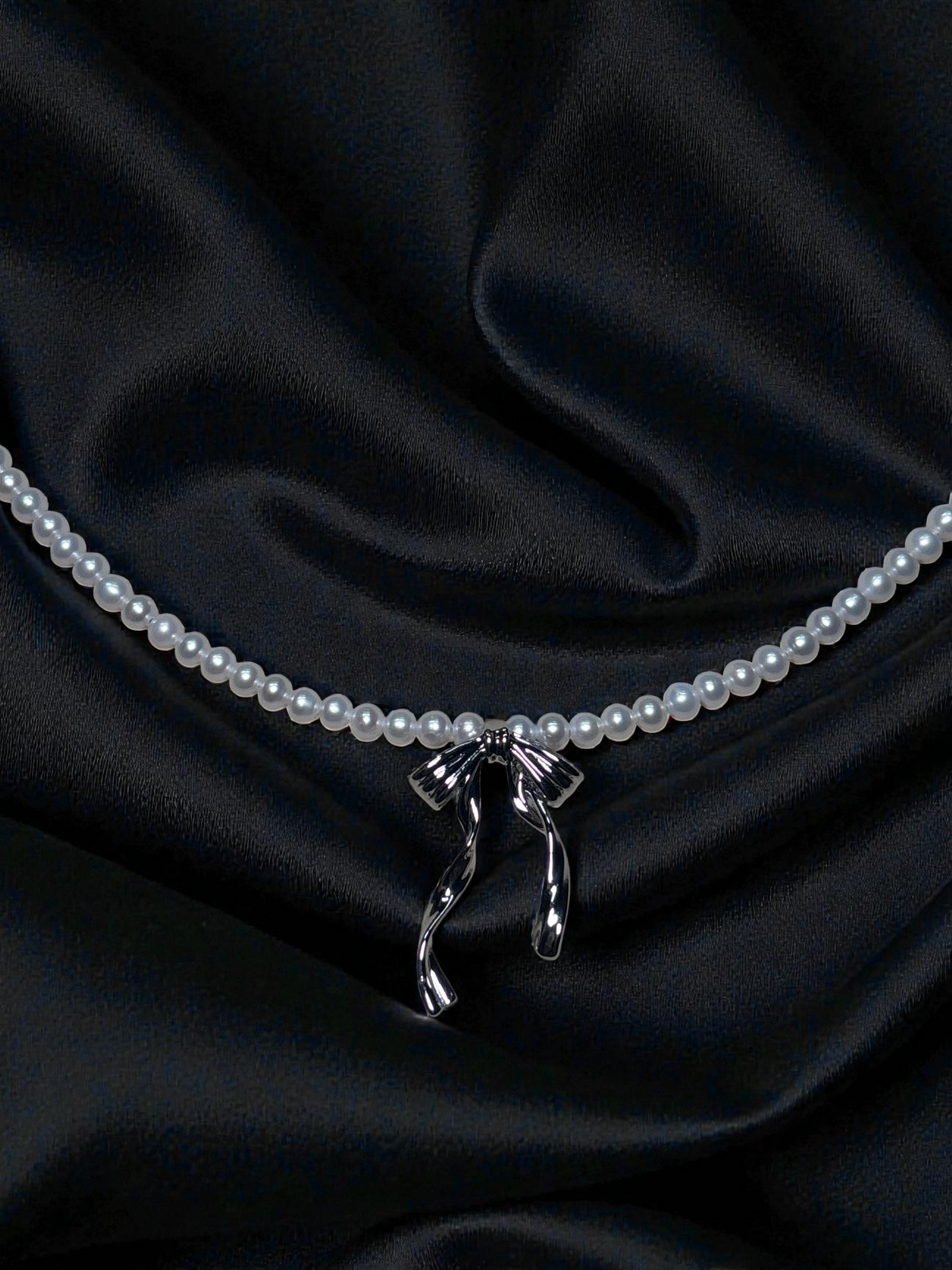 Ribbon Necklace (Silver-Colored)